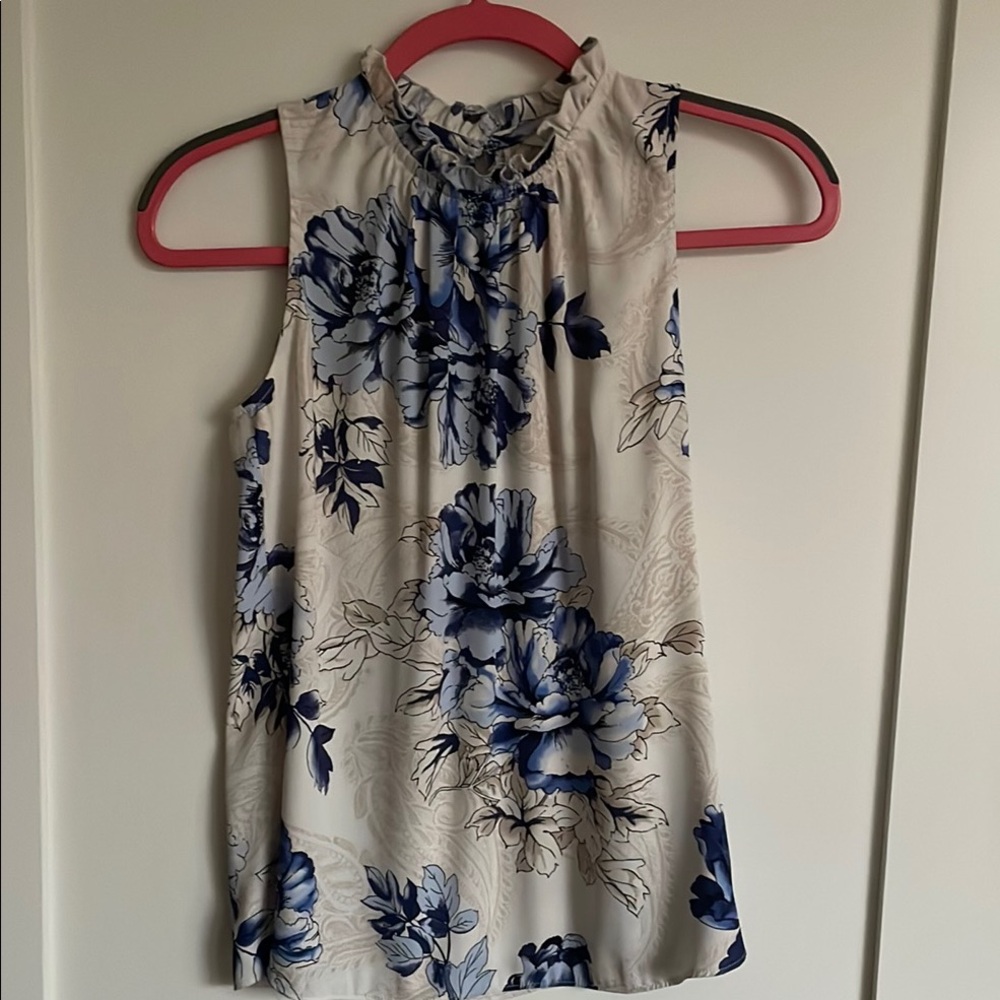 White House Black Market Sleeveless Ruffled Blouse Cream